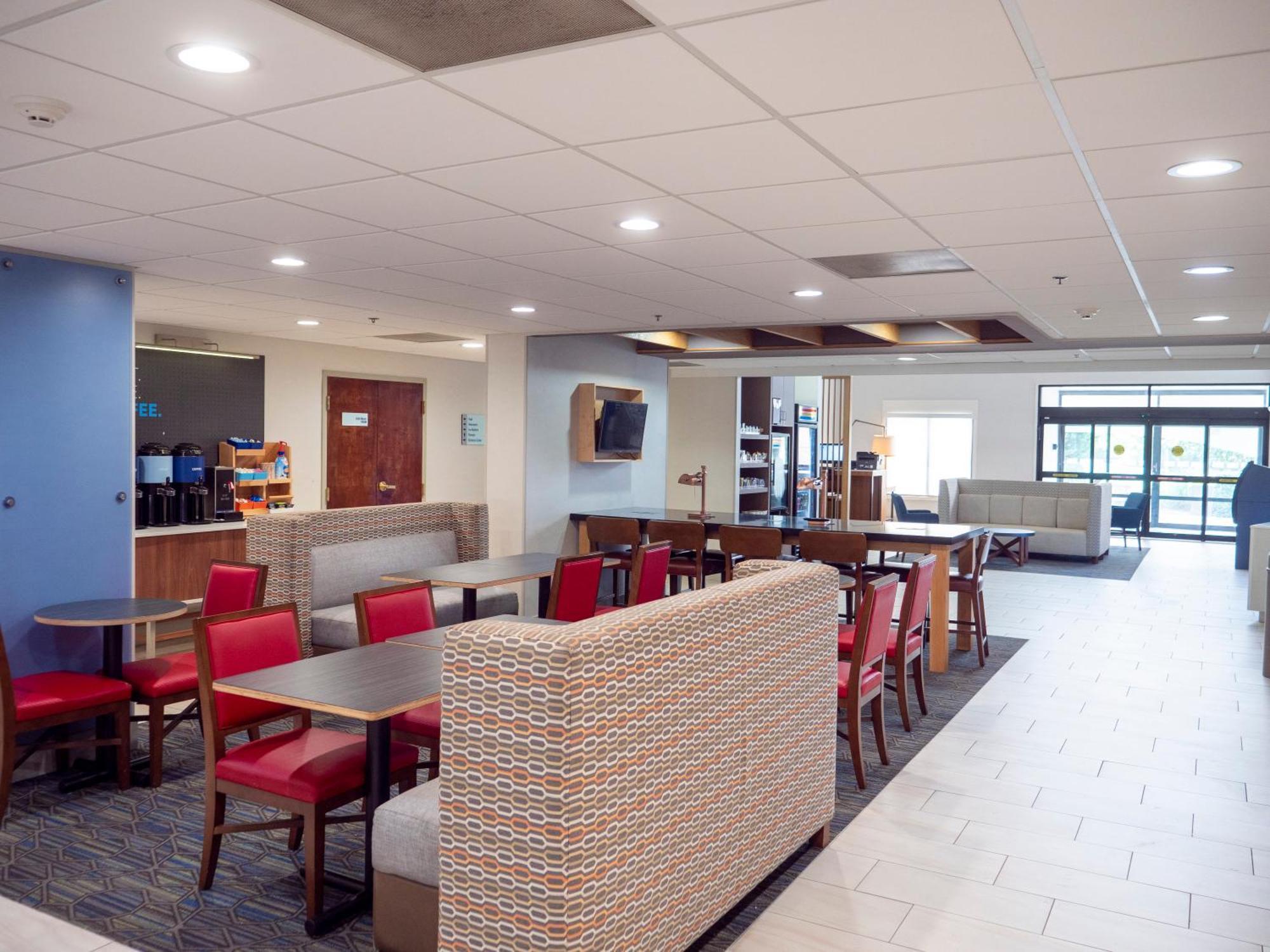 Holiday Inn Express & Suites Greenville Airport I85 By Ihg Bagian luar foto